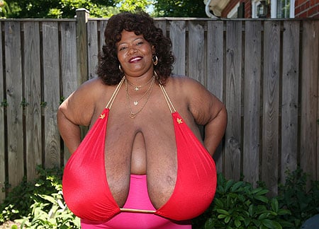 The Worlds Largest Natural Breasts: Bra Size 102 ZZZ [VIDEO]