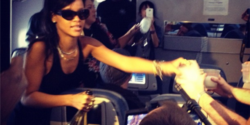 Rihanna 777Tour Champagne