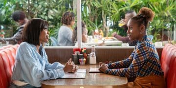 Issa and Molly at diner - Insecure 409